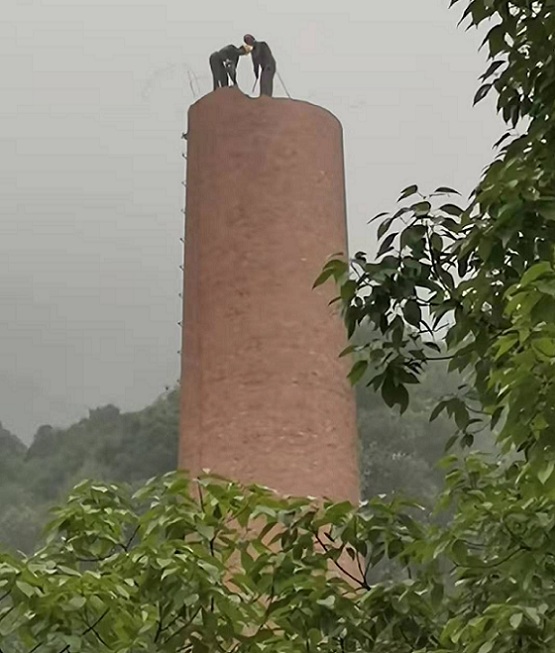 拆除烟囱公司:绿色拆除,城市环保新力量